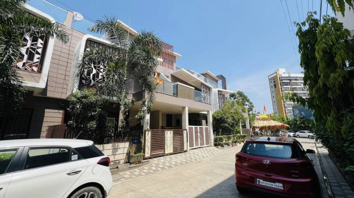 16BB73B5-8A04-476A-A8CC-56002E2E60DE