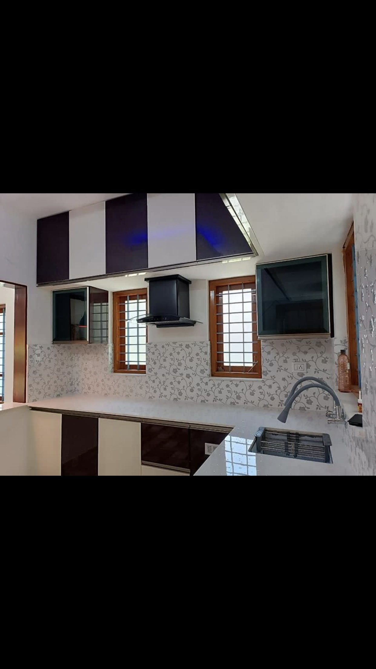 F4FE33B8-5A2E-4B11-A469-E3C42DE25260